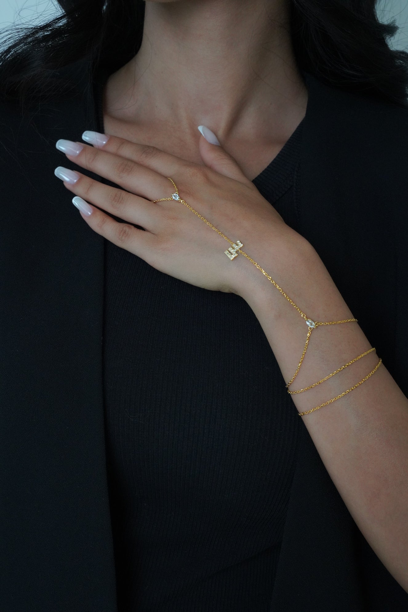 Letter handcuff
