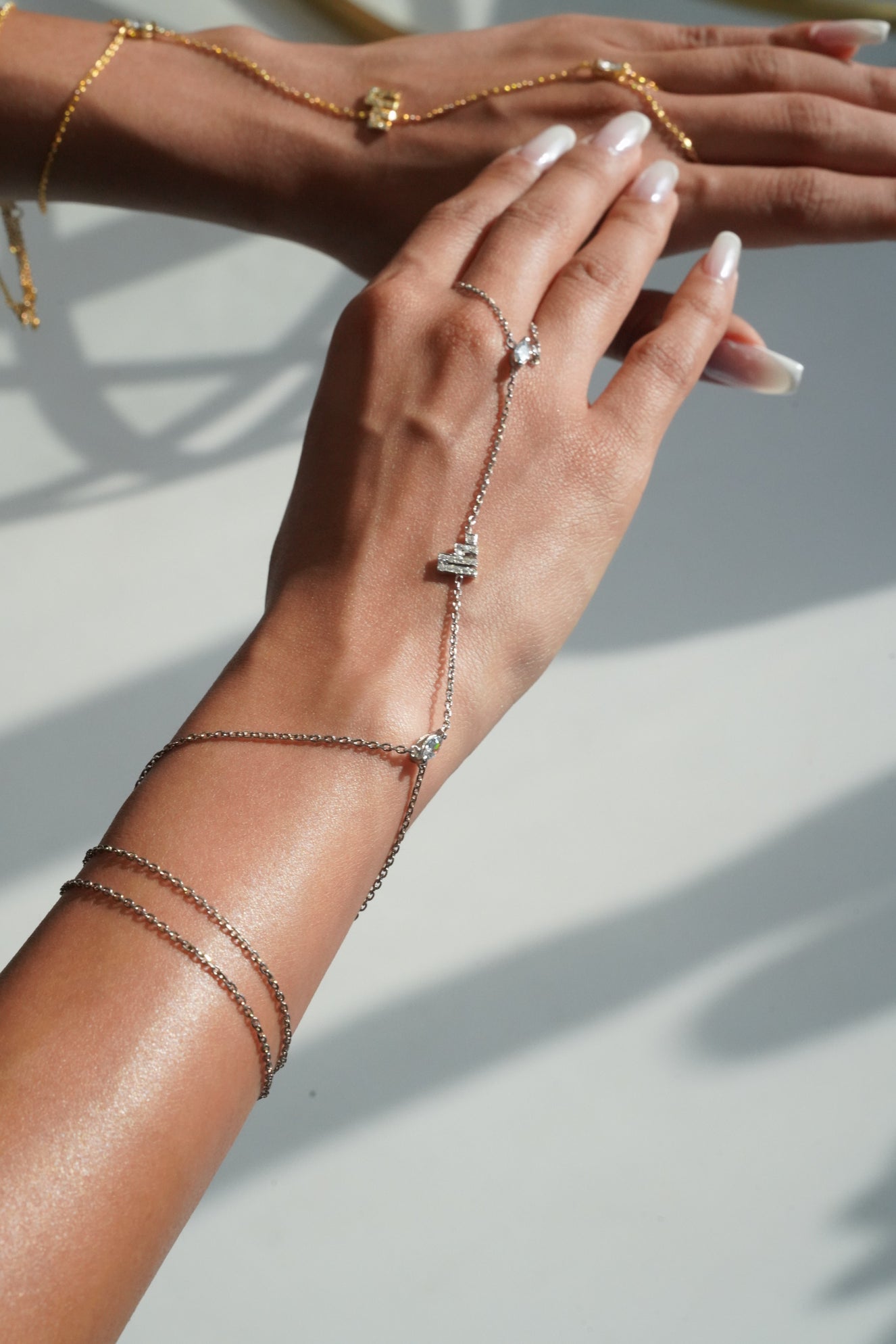 Letter handcuff