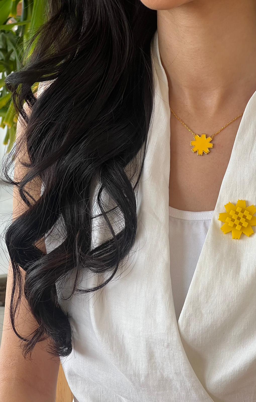 Alarfaj Flower necklace